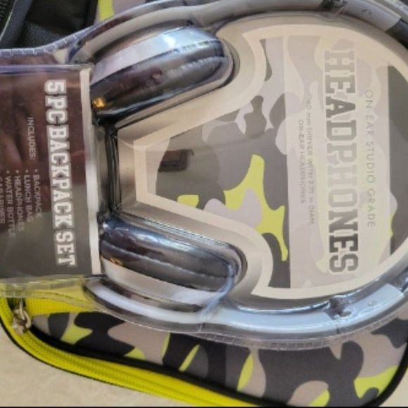 L2D 16" Backpack with Lunch Bag & Headphones - Picture 4 of 7